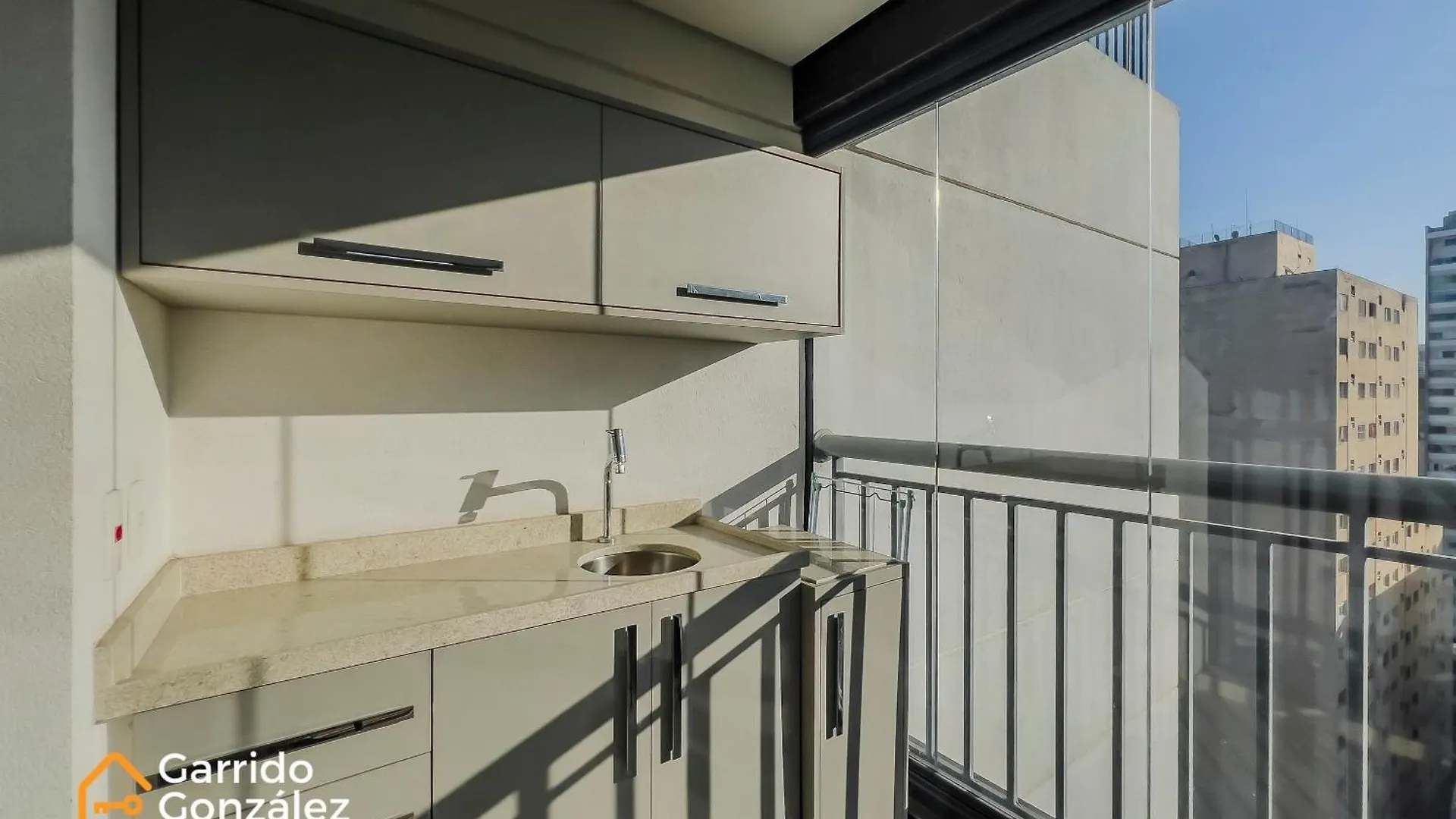 Apto III Setin Downtown Bela Vista - C/Garagem サンパウロ